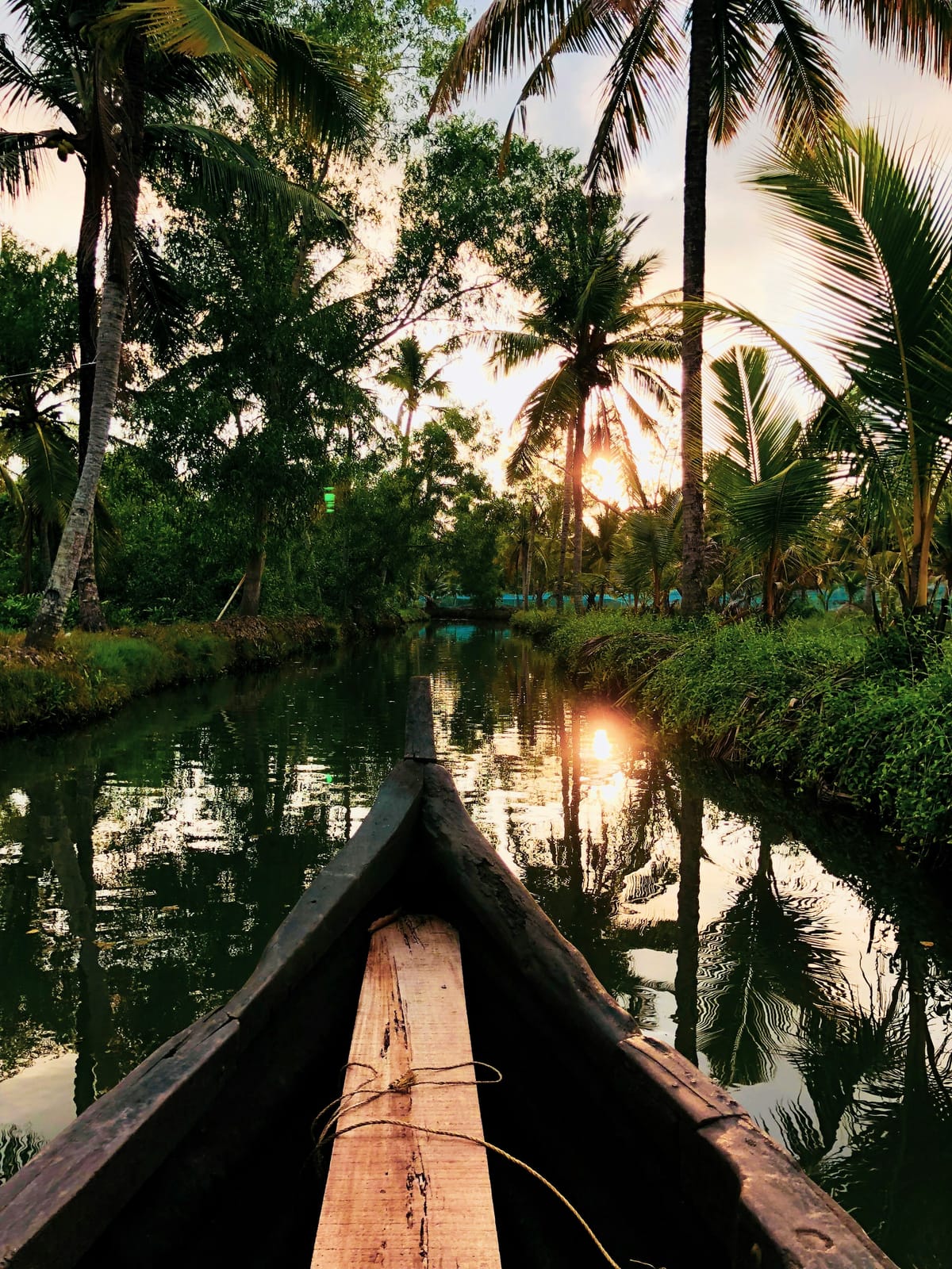 Alleppey Houseboat Price 2026 | Complete Cost Guide