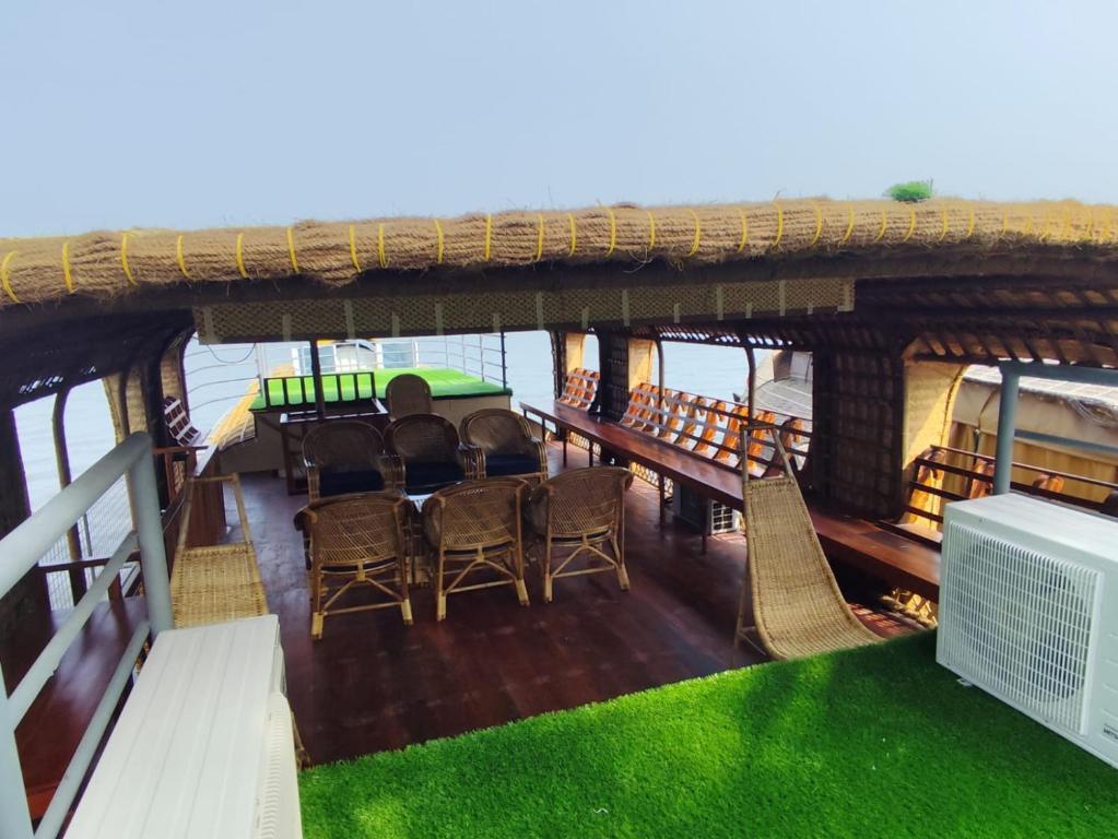 Onboard kitchen where fresh Kerala cuisine is prepared during the houseboat cruise
