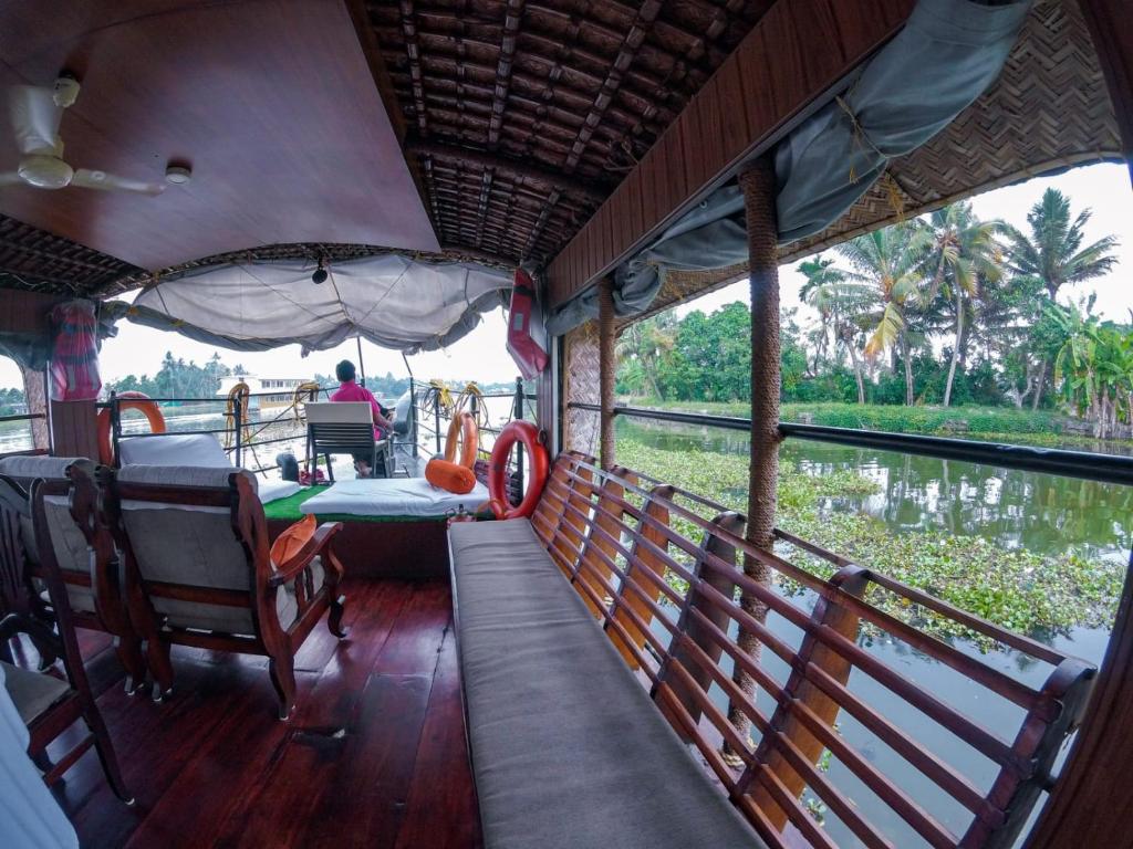 Single Bedroom Houseboat photo 5
