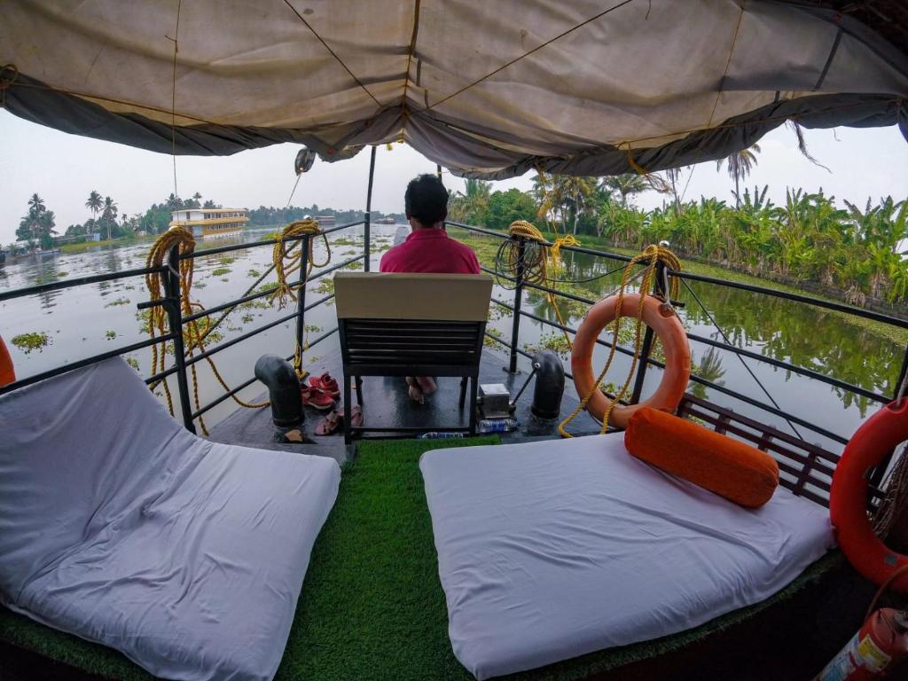 Single Bedroom Houseboat photo 6