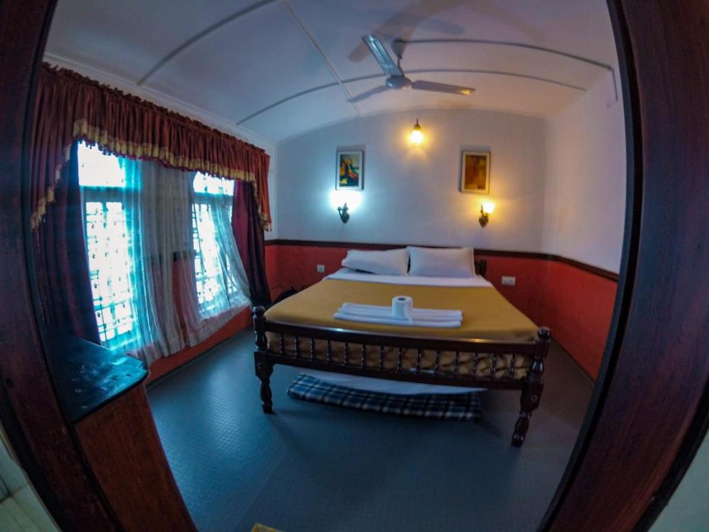 Single Bedroom Houseboat photo 9